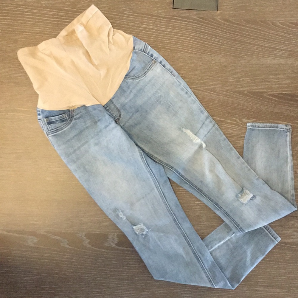 Distressed maternity jeans